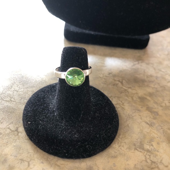 Sterling silver green crystal ring - Picture 4 of 4
